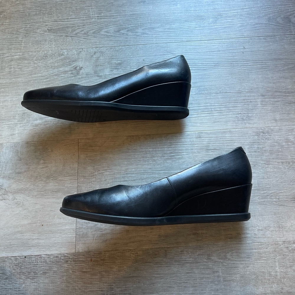 Ecco Shape 45 Leather Wedge Closed Toe Pumps Size 40 (US9.5) - Picture 4 of 9
